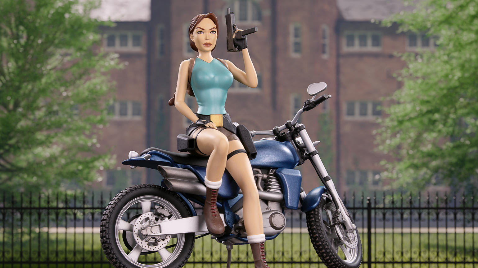 Dark Horse Direct - Lara Croft Classic Motorbike