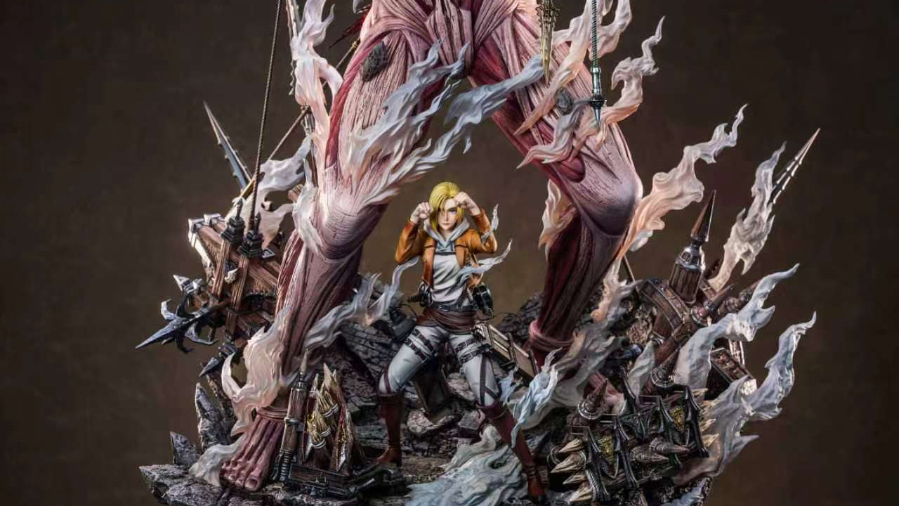 Hertz Studio - Annie Leonhart & Female Titan (Version Regular)